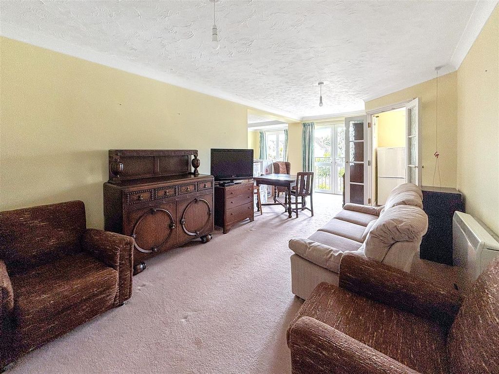 Property photo 3 of 11