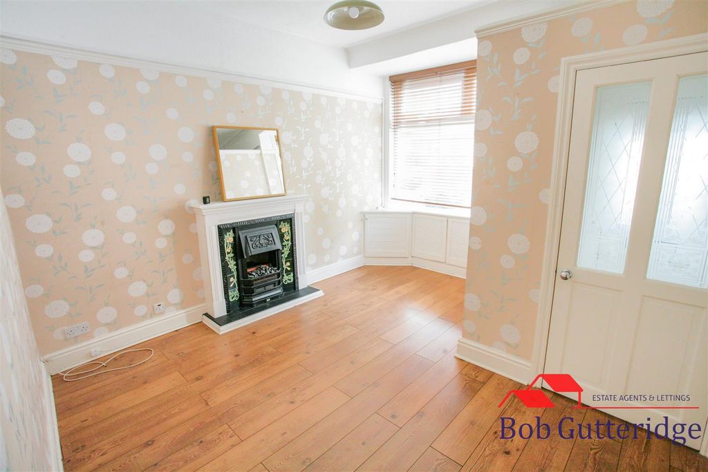 Property photo 2 of 24 Bay Fronted Lounge