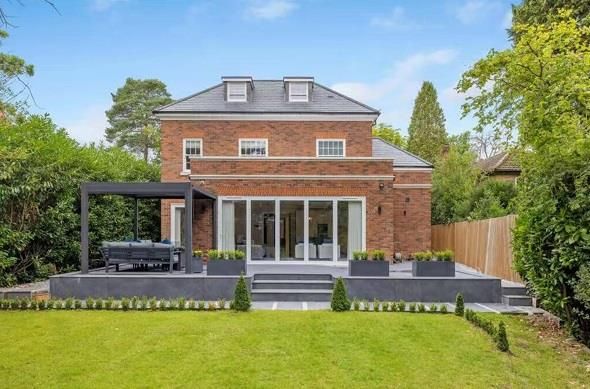 Property photo 3 of 6