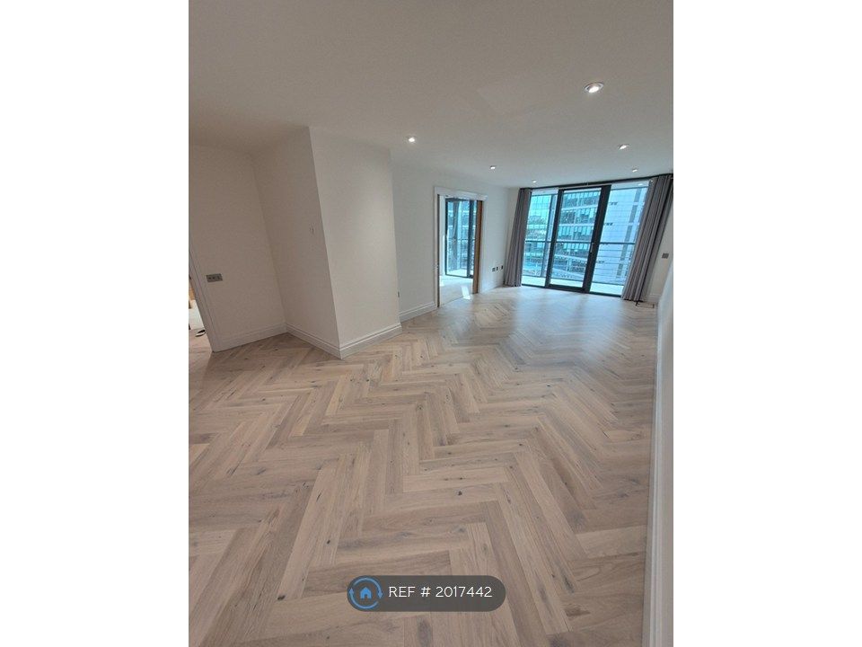 Property photo 1 of 13 Living Room