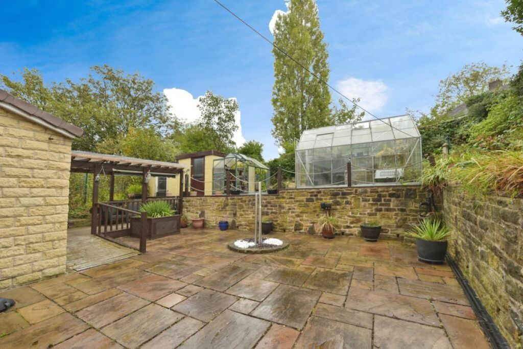 Property photo 2 of 9