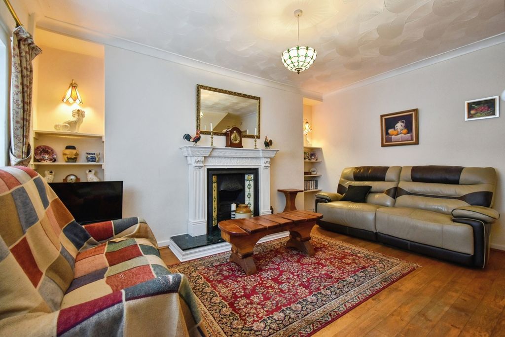 Property photo 2 of 20 Pbox-Img.Jpg