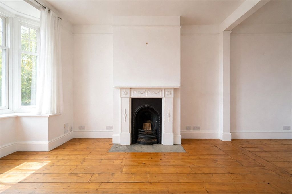 Property photo 2 of 9 Picture No. 31