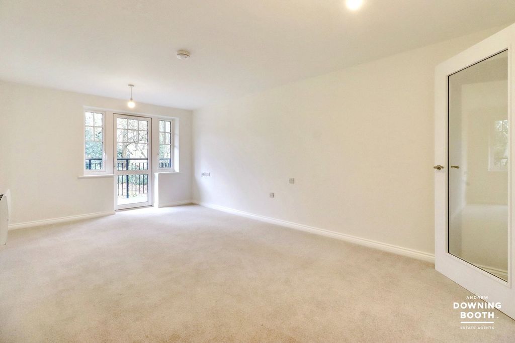 Property photo 2 of 21