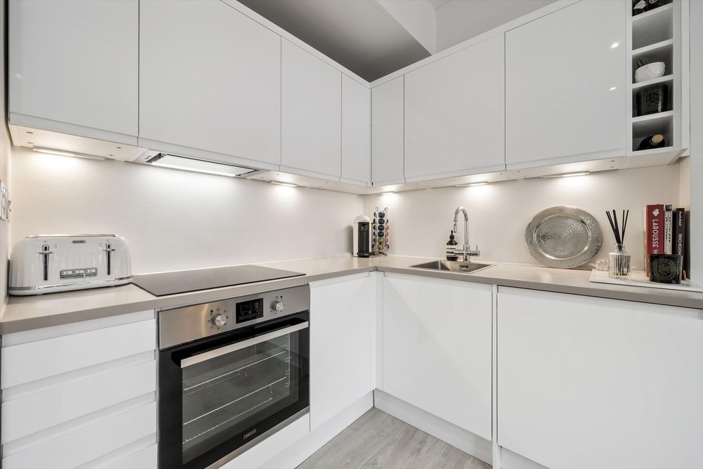 Property photo 3 of 8 Image