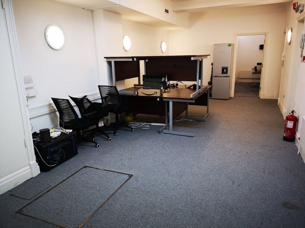 Property photo 3 of 8