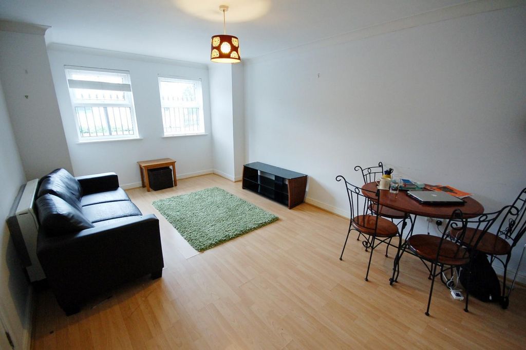 Property photo 2 of 7 Lounge