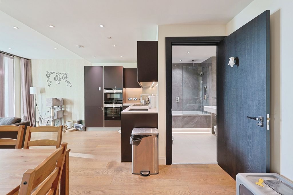 Property photo 2 of 17 Photo