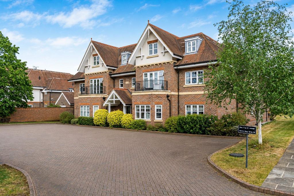 Property photo 1 of 13 External