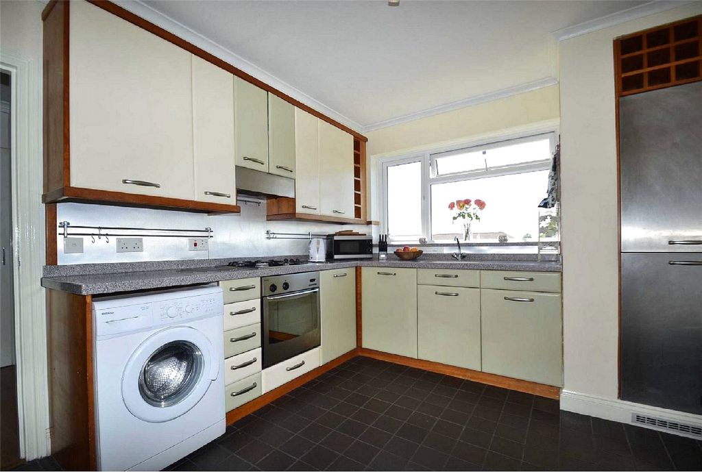 Property photo 2 of 7 Photo