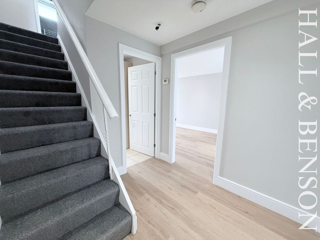 Property photo 3 of 21 Image