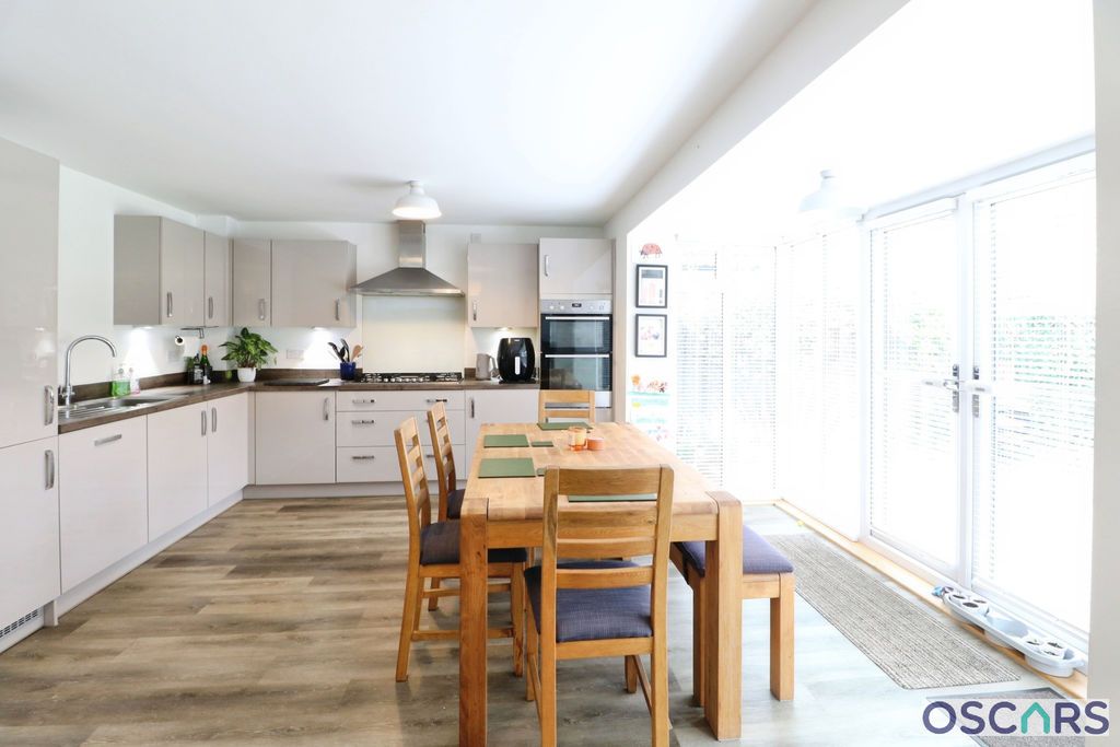 Property photo 2 of 27 Photo 39