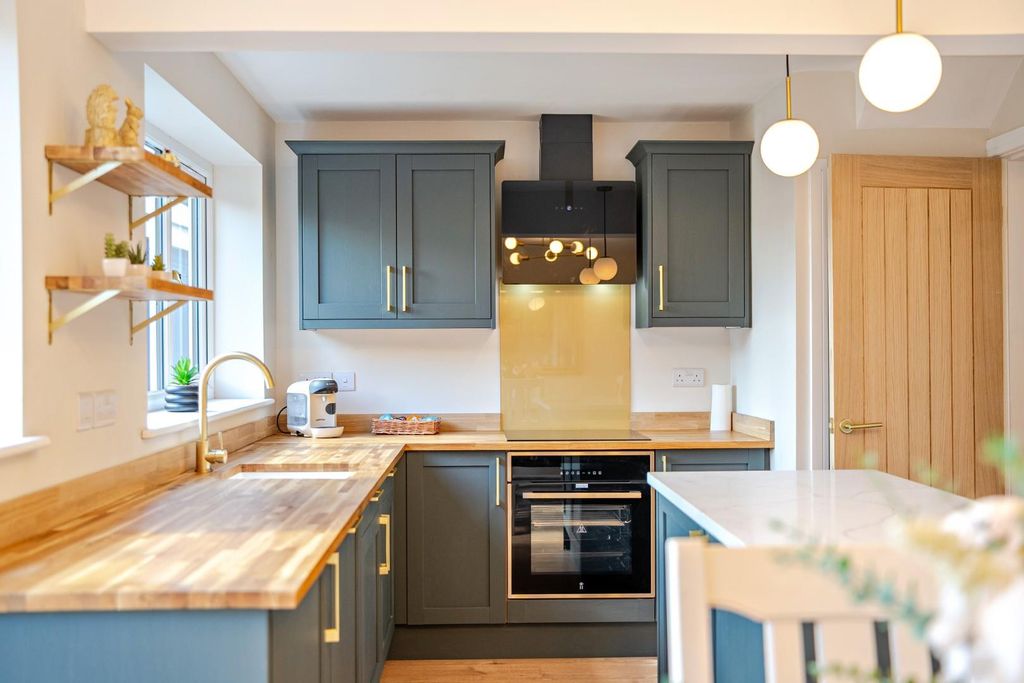 Property photo 2 of 17 Lifestyle Kitchen.Jpg