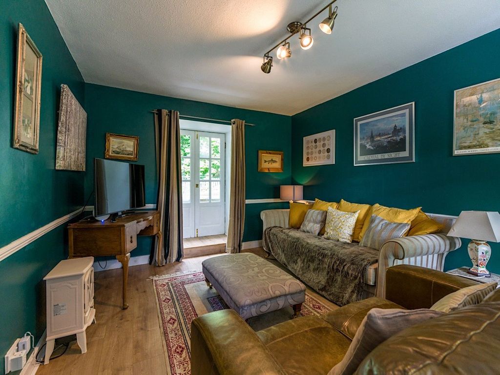 Property photo 2 of 9 Sitting Room