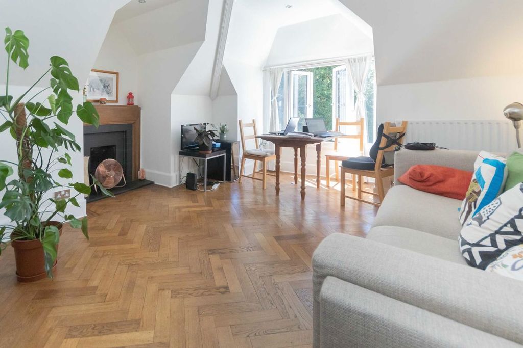 Property photo 2 of 3