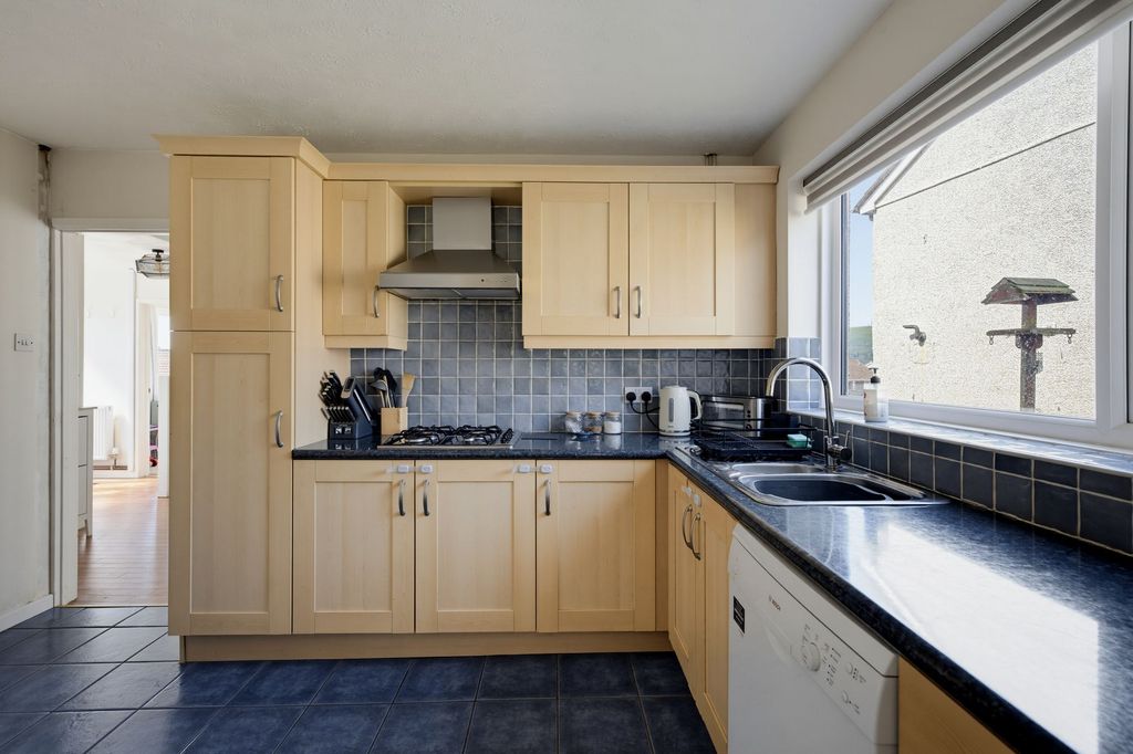 Property photo 2 of 44