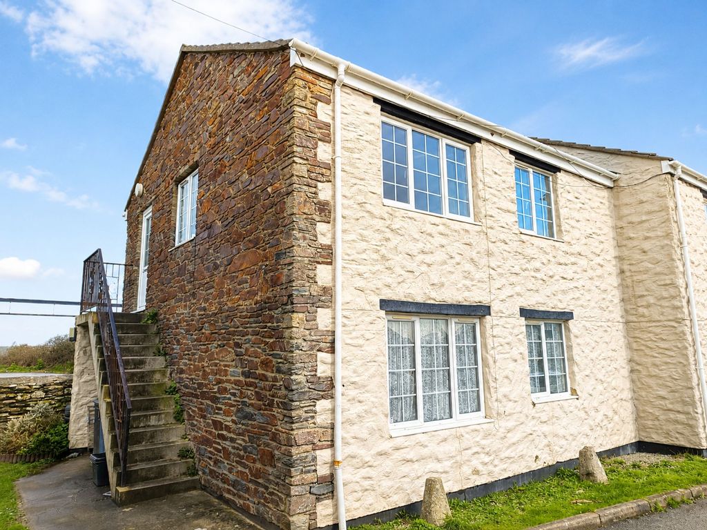 Property photo 1 of 12 External
