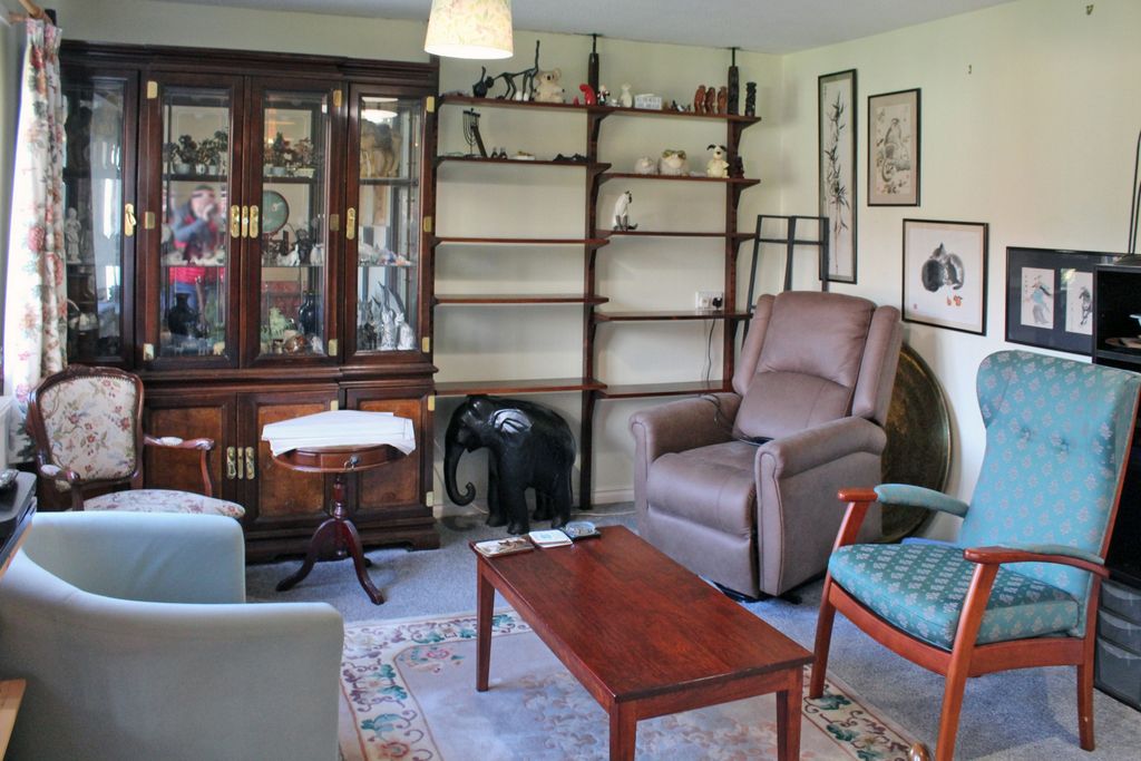 Property photo 2 of 9 Photo 8