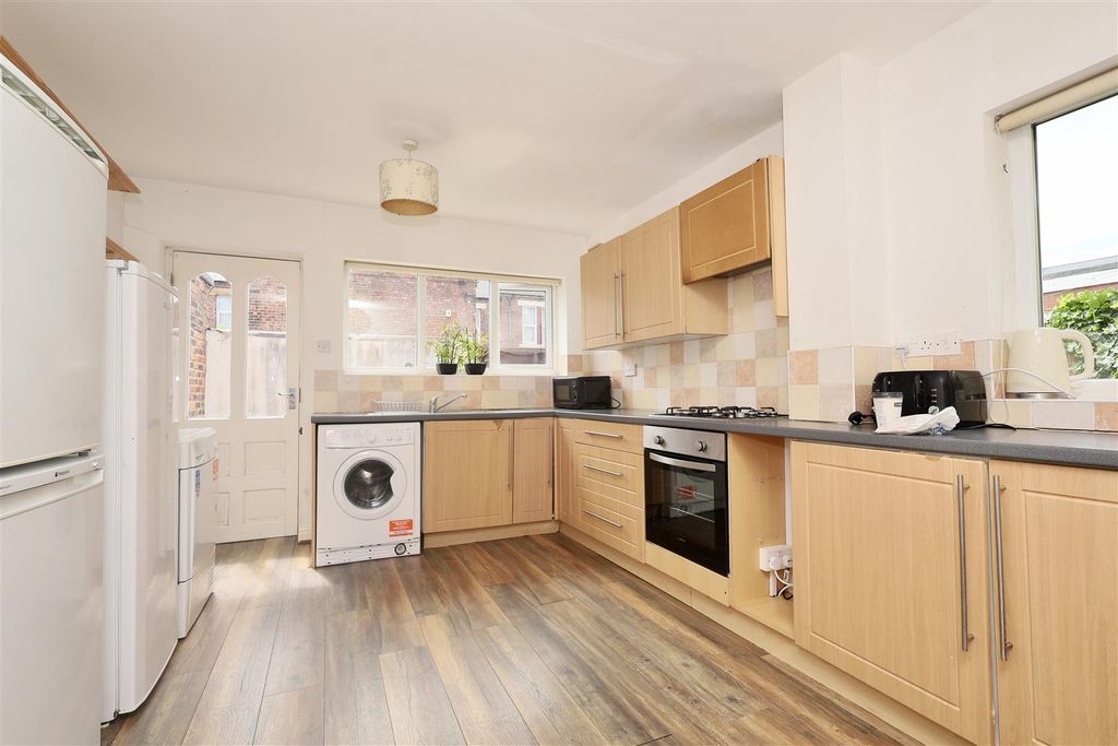 Property photo 2 of 16 44Ebcd68-D2Bd-4064-Acfc-Ffcbaea2A060_1_201_A.Jpeg