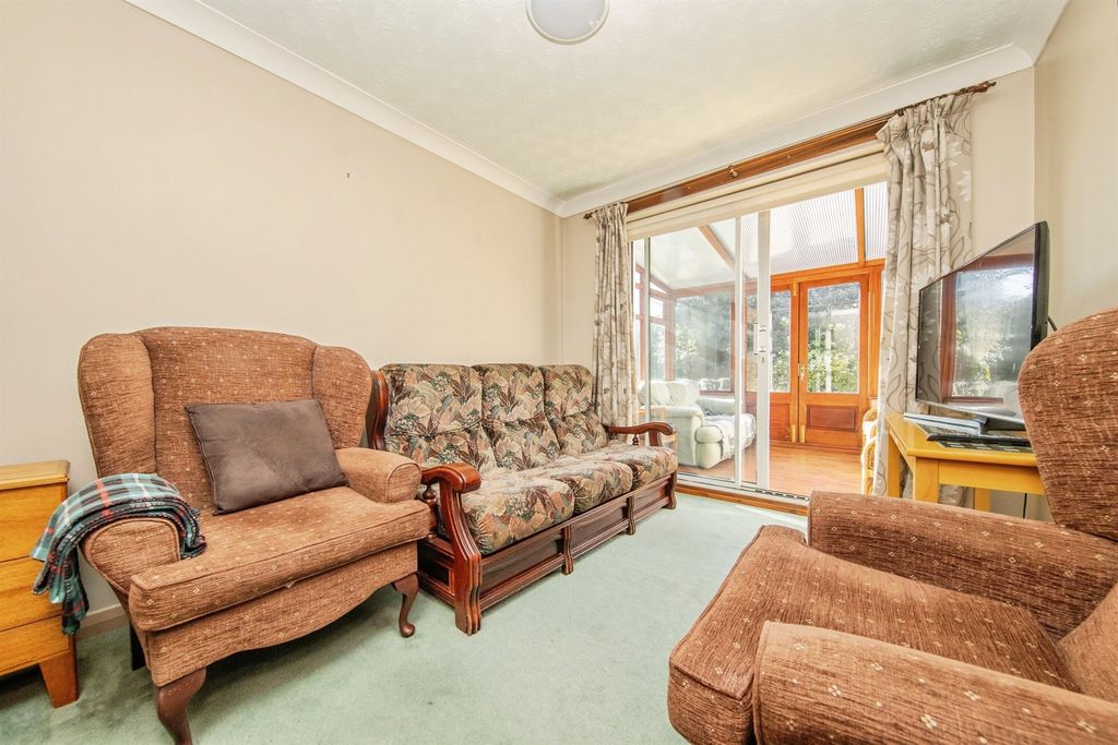 Property photo 2 of 18