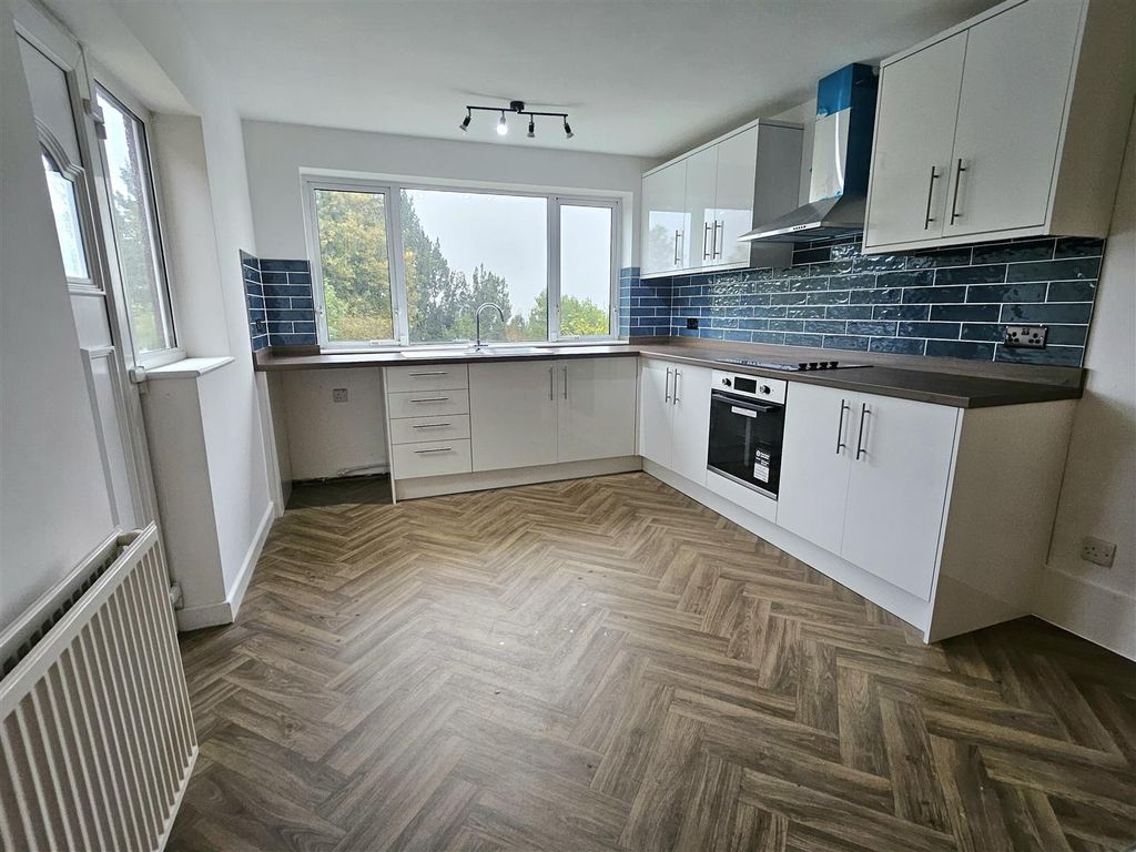 Property photo 3 of 10 New Kitchen