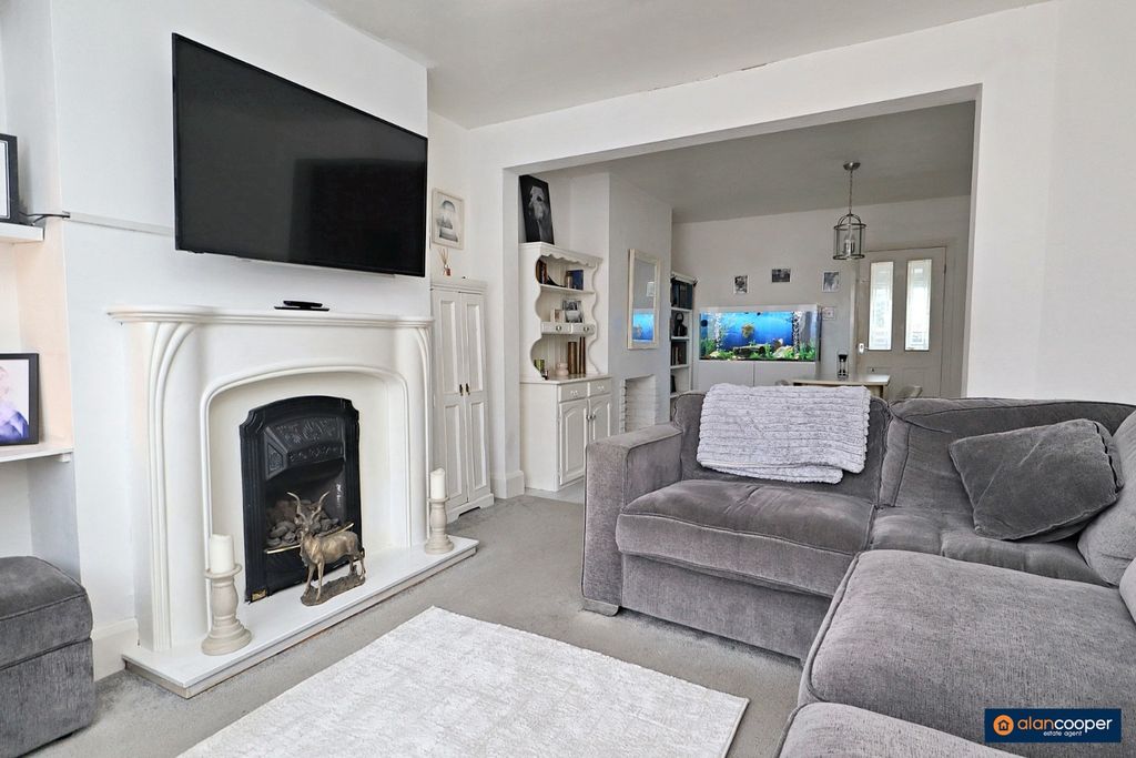 Property photo 3 of 25 4657004