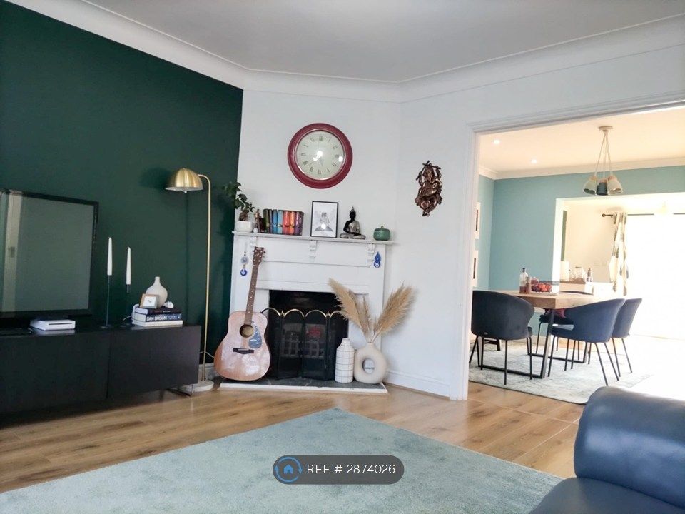 Property photo 3 of 23