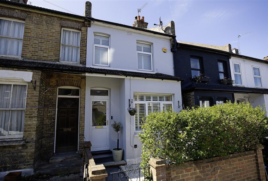 Property photo 2 of 10 External