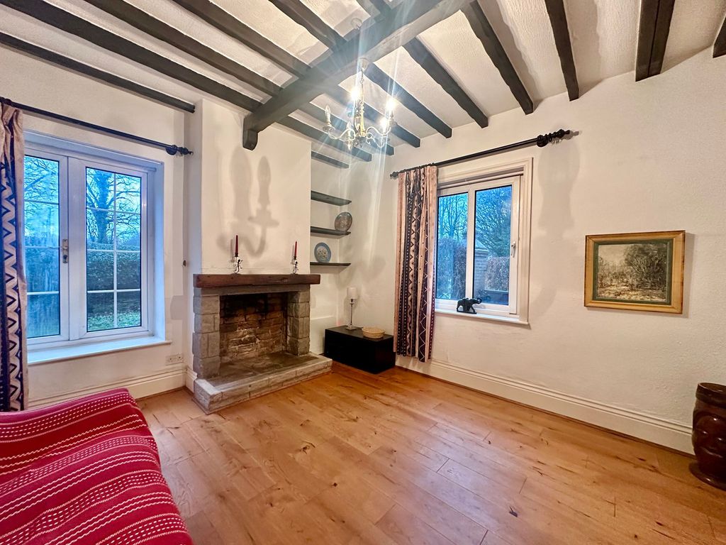 Property photo 3 of 20 Lounge