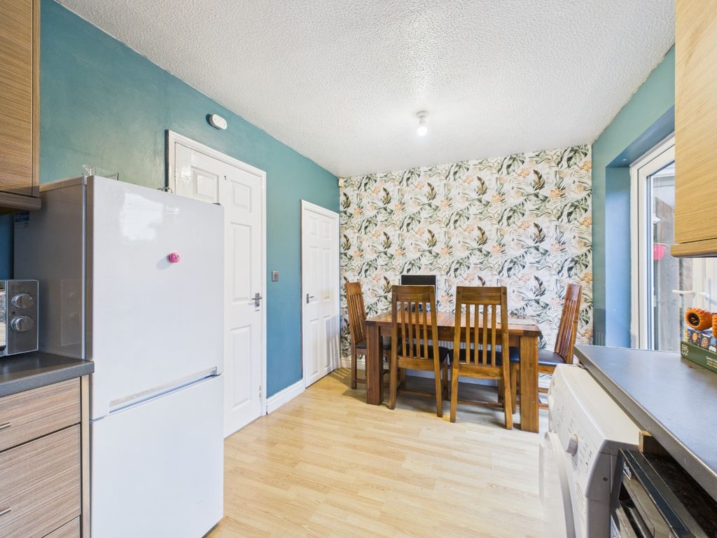 Property photo 3 of 12 4761656