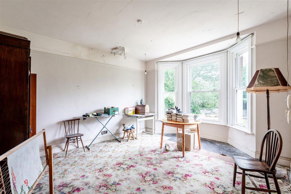 Additional image 10 of 5 bed semi-detached house for saleMuster Green South, Haywards Heath RH16