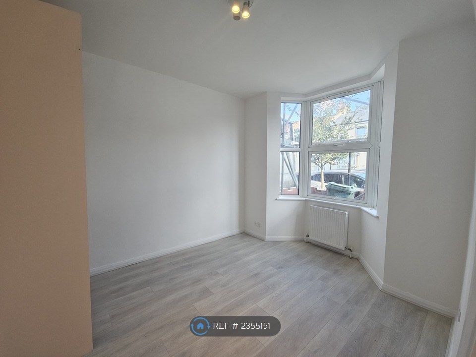 Property photo 3 of 25