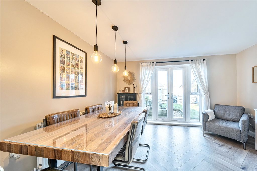 Property photo 3 of 28 Picture No. 21