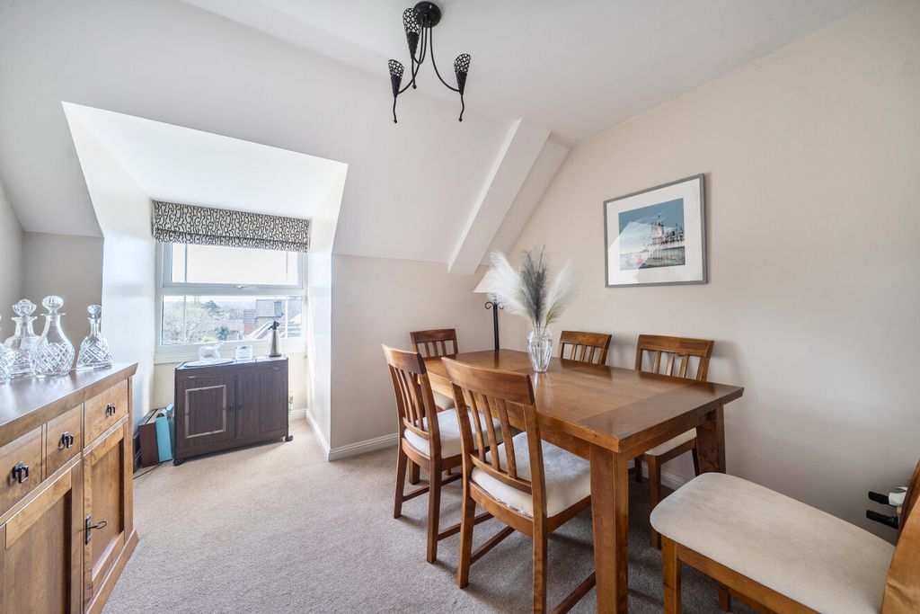 Property photo 3 of 13 1440050-12-69d690...