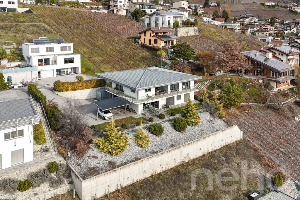 Property photo 2 of 12