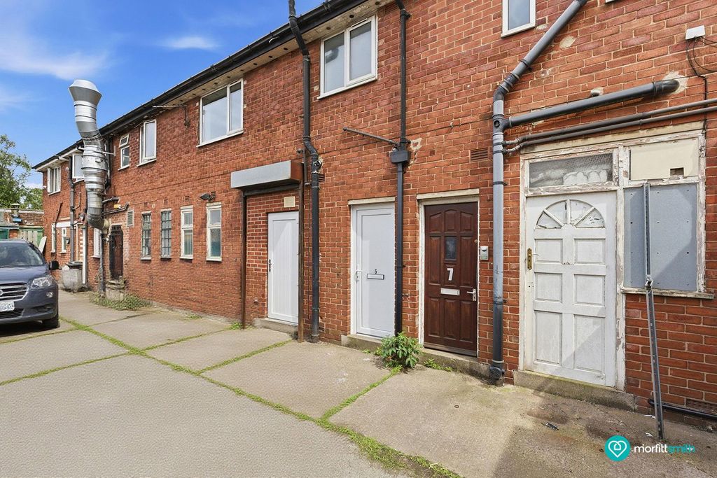 Property photo 2 of 14