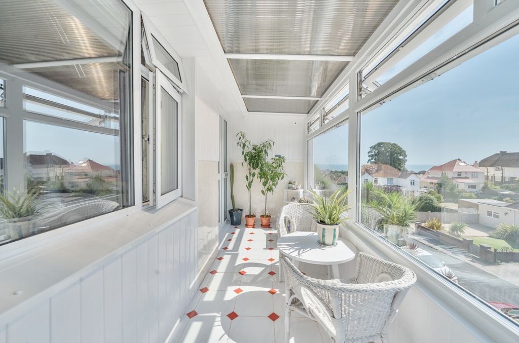 Property photo 2 of 27 2 - 1341352-11-68A864...