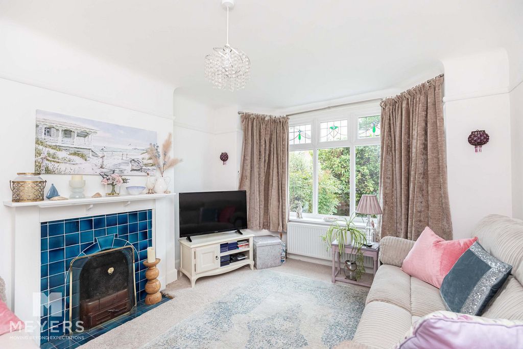 Property photo 2 of 36