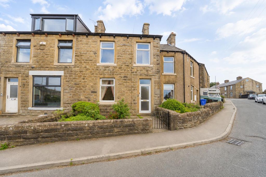 Property photo 1 of 42