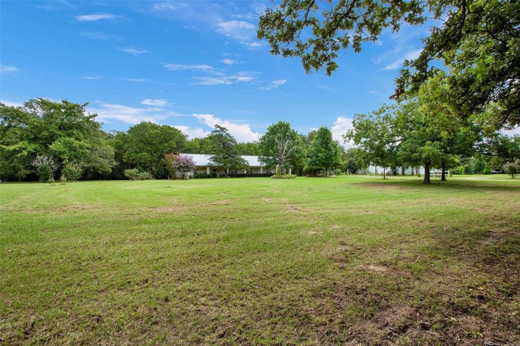 Property photo 1 of 31