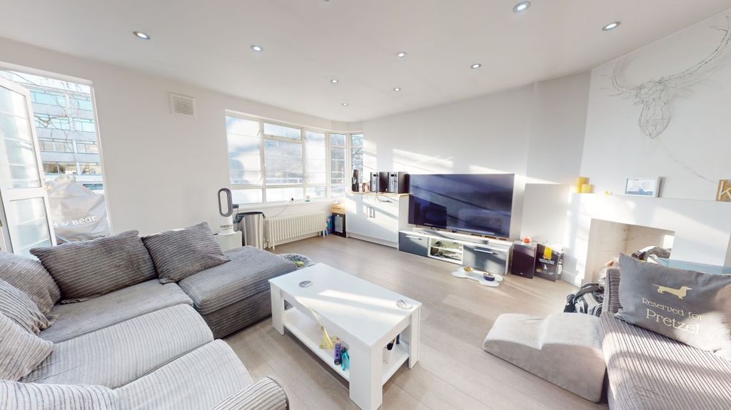 Property photo 1 of 10 Location Location Location!!!!!