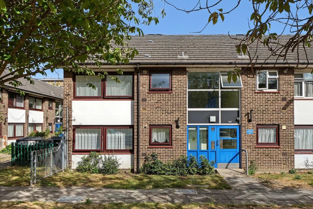 Property photo 2 of 12 External