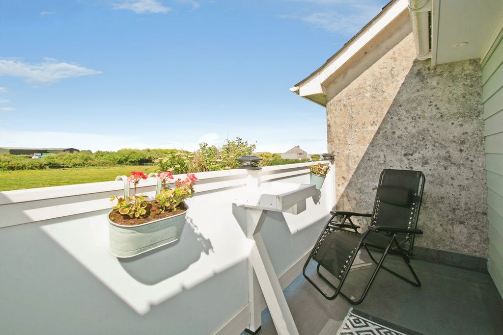 Property photo 3 of 21 Pbox-Img.Jpg