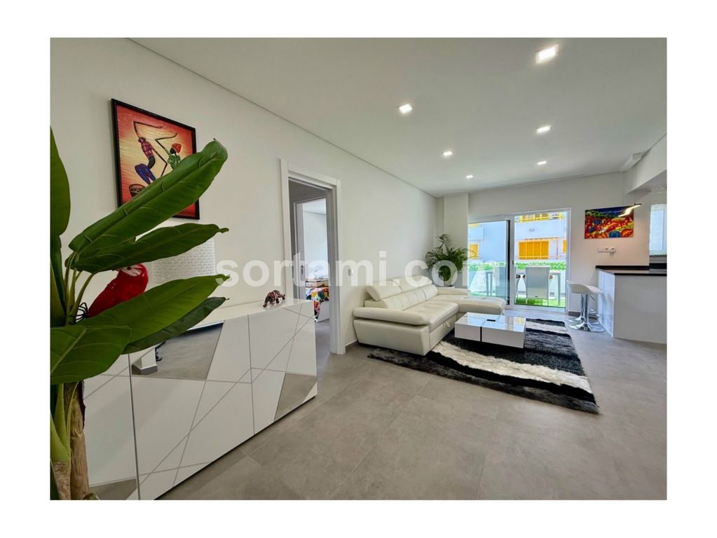 Property photo 2 of 25