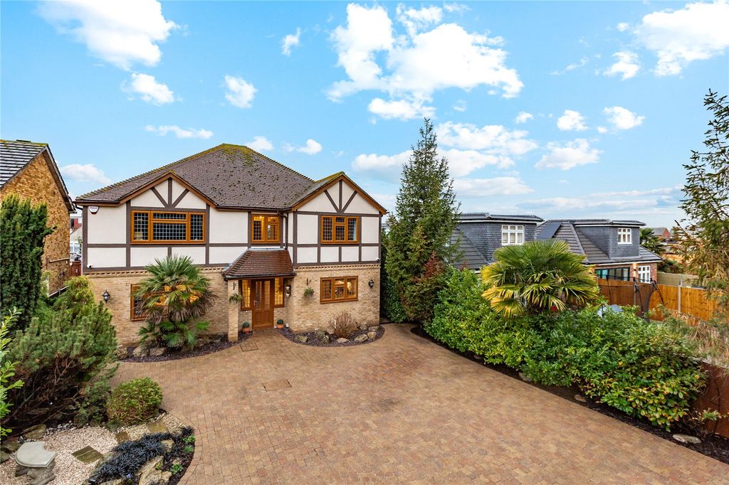 Property photo 1 of 18 Front