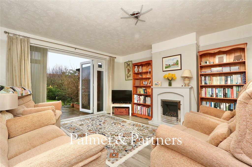 Property photo 3 of 30 Picture No. 05