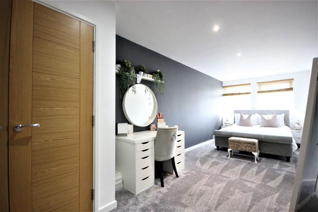 Property photo 3 of 7 Img_5067 (2).Jpg