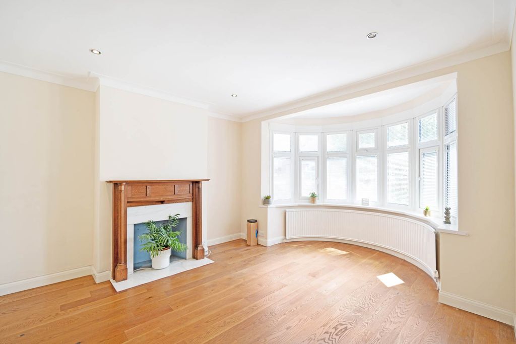 Property photo 3 of 22