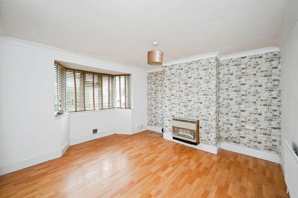 Property photo 2 of 16 Photo