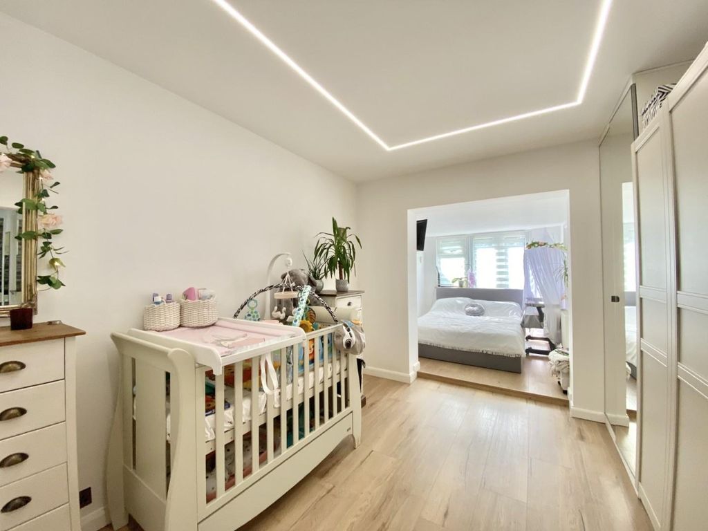 Property photo 3 of 12 Thumbnail_Img_3948.Jpg